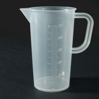 Messbecher mit Graduierung