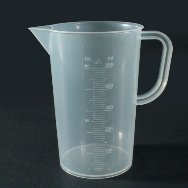 Messbecher mit Graduierung
